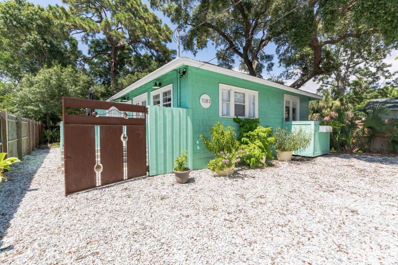 Sarasota, Fl Bungalow - Bright & Breezy Coastal Vibes - 10 Mins To White Sand Beaches Home Exterior photo